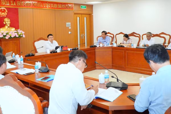 Quang cảnh cuộc họp. Ảnh: H. Dung