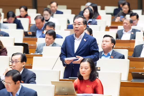 Đại biểu Nguyễn Quang Huân - đoàn ĐBQH TPHCM.