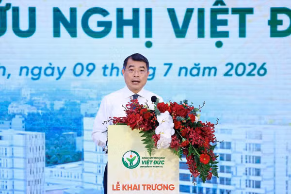 Thủ tướng Lê Minh Hưng đánh giá việc đưa Bệnh viện Hữu nghị Việt Đức và Bệnh viện Bạch Mai cơ sở Ninh Bình vào hoạt động có ý nghĩa đặc biệt quan trọng. 
