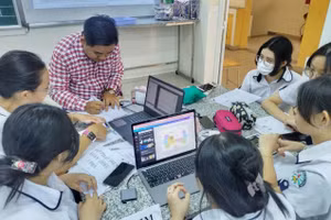 Giờ học của học sinh tại Trung tâm GDTX Chu Văn An (Quận 5, TPHCM). Ảnh: NTCC