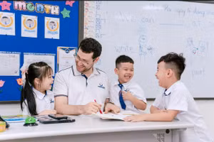 Giờ học với giáo viên nước ngoài tại Phenikaa School. Ảnh: NTCC