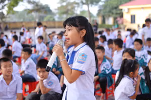 Học sinh Hải Dương trả lời câu hỏi về các di tích lịch sử, văn hóa trong chương trình “Giáo dục di sản văn hóa trong nhà trường”. Ảnh minh họa: INT