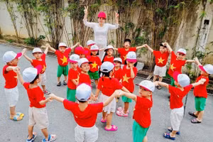 Cần tạo môi trường thoải mái cho trẻ khi đến trường. Ảnh minh họa