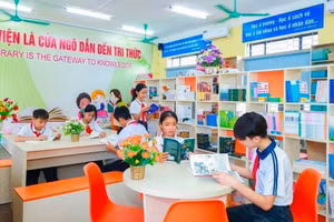 Học sinh Trường THCS Bắc Bình (Thái Hòa, Phú Thọ) đọc sách tại thư viện nhà trường. Ảnh: Hà Hậu