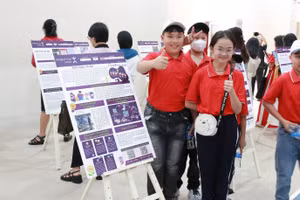 Học sinh Đắk Lắk tham dự ngày hội đổi mới sáng tạo giáo dục Việt Nam năm học 2024 - 2025 tại Đắk Lắk.