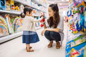 Cha mẹ luôn mong dành cho con những điều tốt nhất, nhưng tuổi thơ đủ đầy vẫn cần những trải nghiệm để trẻ học cách thích nghi.