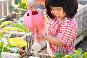 Dạy trẻ bảo vệ môi trường có ý nghĩa đặc biệt quan trọng. Ảnh minh họa: ITN.