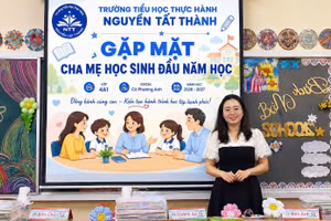 Chuẩn bị gặp mặt cha mẹ học sinh đầu năm học tại một lớp học Trường Tiểu học thực hành Nguyễn Tất Thành. Ảnh: NTCC 