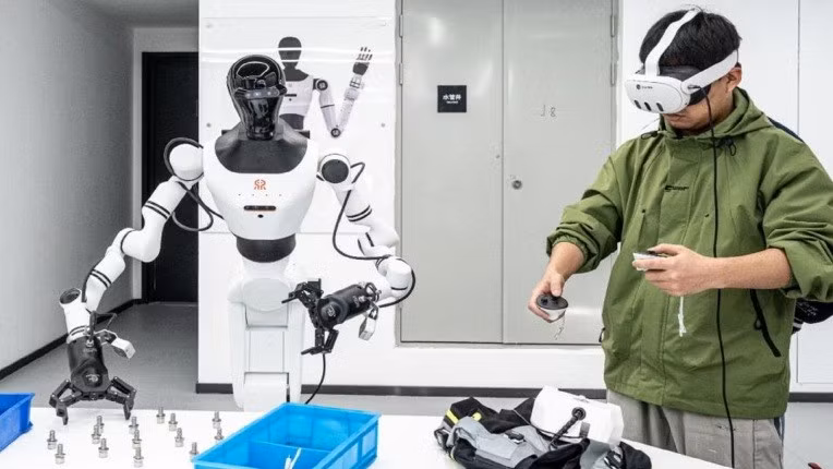 truong-dao-tao-robot-hinh-nguoi-lan-dau-xuat-hien-2.jpg
