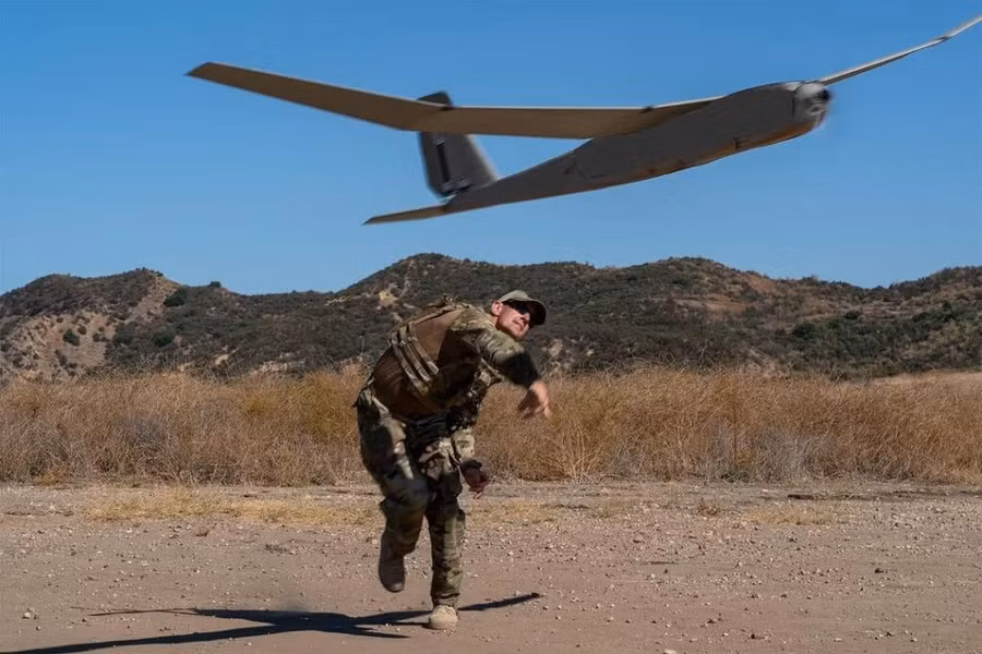 drone-puma-le-co-mat-moi-giup-vuot-nhieu-gps-day-an-tuong-3.jpg