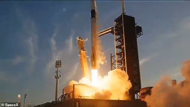 mau-thuan-giua-ty-phu-elon-musk-va-ong-trump-co-the-khien-nasa-lao-dao-2.jpg