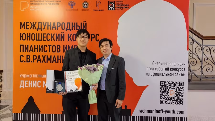 nguyen-duc-kien-gianh-giai-nhat-cuoc-thi-piano-quoc-te-fujairah-5.jpg