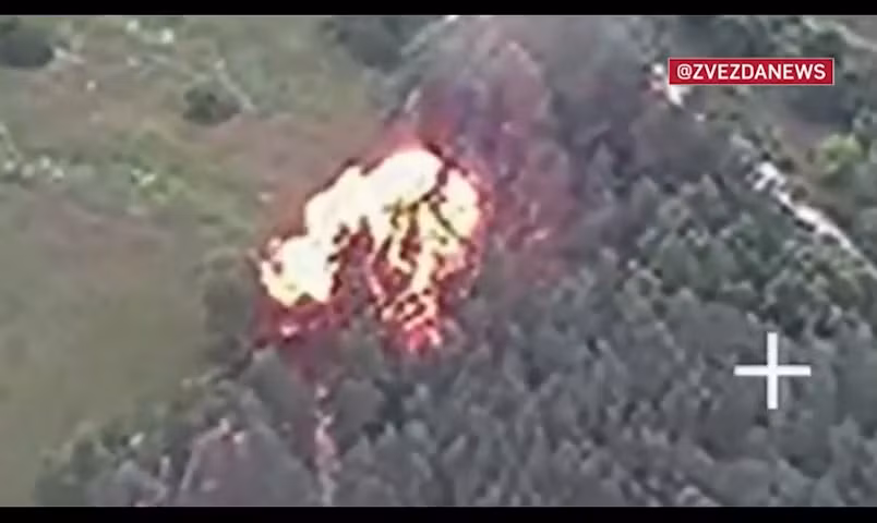 Khoảnh khắc Geran giáng đòn trạm điều khiển UAV ngụy trang trong rừng