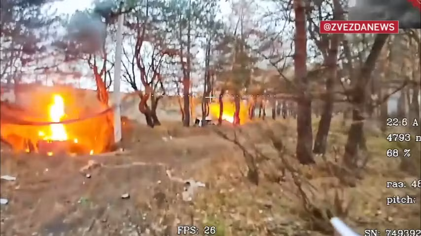 Cảnh drone FPV thiêu rụi loạt xe chiến đấu bộ binh gần Kupyansk