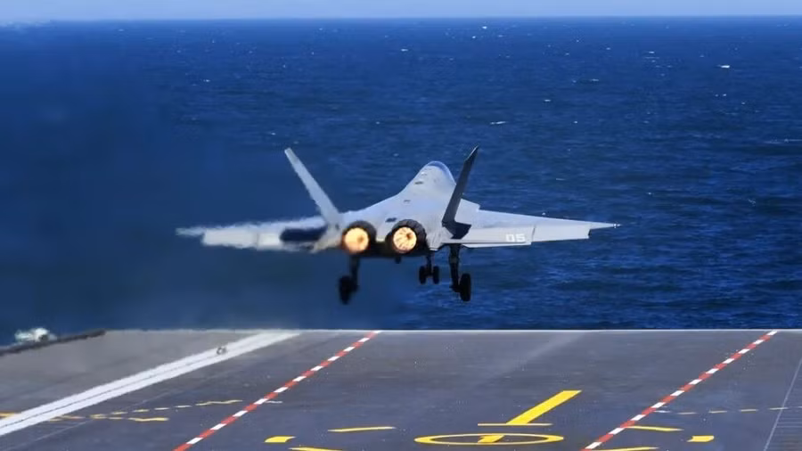 j-35-vuot-f-35-tro-thanh-tiem-kich-tang-hinh-dau-tien-cat-canh-bang-may-phong-2.jpg