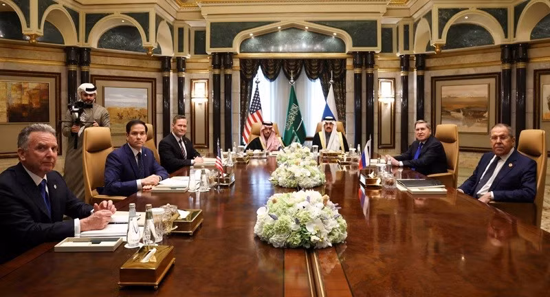 Các quan chức Mỹ và Nga đã họp tại Riyadh nhưng không có sự tham gia của Ukraine. Ảnh: Reuters.