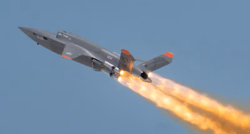 Một chiếc Kratos XQ-58A Valkyrie trong chuyến bay thử nghiệm. Ảnh: Ilka Cole/Không quân Hoa Kỳ