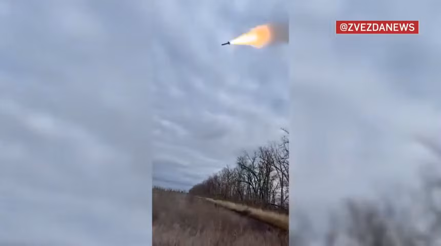 Video Strela-10M bắn rụng drone Batyar trên bầu trời Zaporozhye