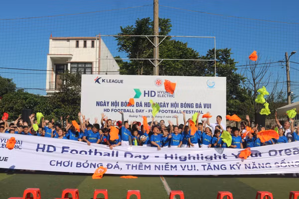 Ngày hội bóng đá HD-Ngày hội bóng đá vui góp phần đa dạng hóa hoạt động giáo dục thể chất trong trường học.