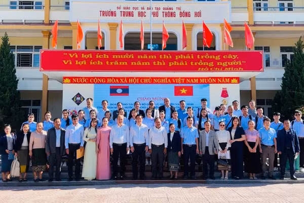 Tăng cường kết nối giáo dục giữa Quảng Trị và tỉnh Khăm Muồn