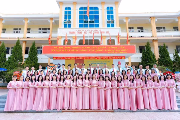 Chất lượng giáo dục toàn diện của Trường THPT Đồng Hới tiếp tục được giữ vững trong năm học 2025–2026.