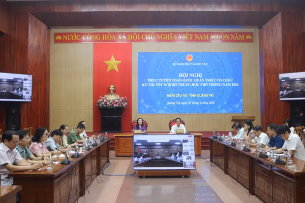 Đại biểu tại điểm cầu Quảng Trị tham dự Hội nghị trực tuyến toàn quốc quán triệt tổ chức Kỳ thi tốt nghiệp THPT.