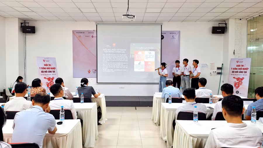 Vòng thi Bán kết cuộc thi ý tưởng khởi nghiệp đổi mới sáng tạo Đại học Huế lần thứ VIII.