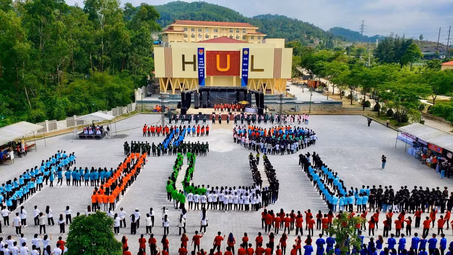 Khuôn viên Trường Đại học Luật Huế.
