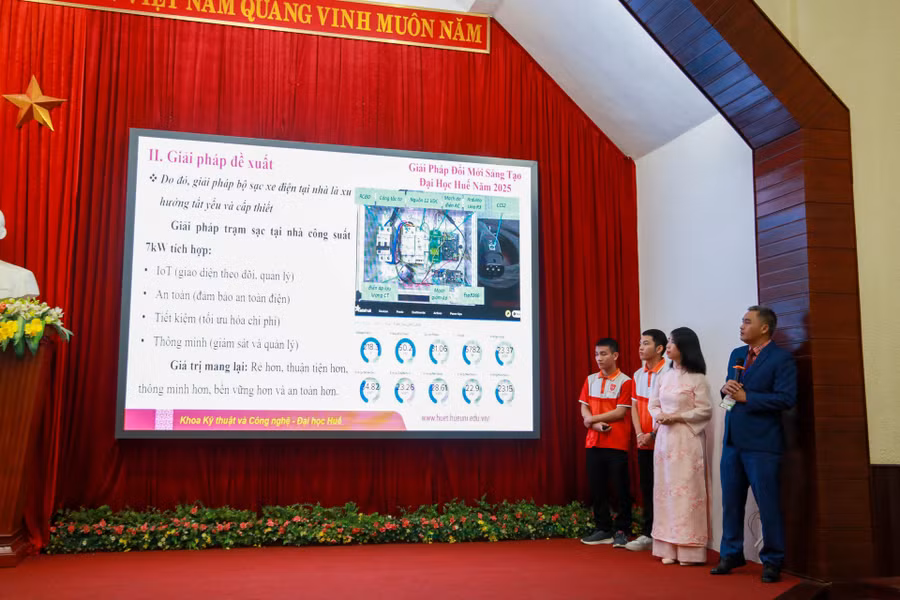 290c8000.jpg