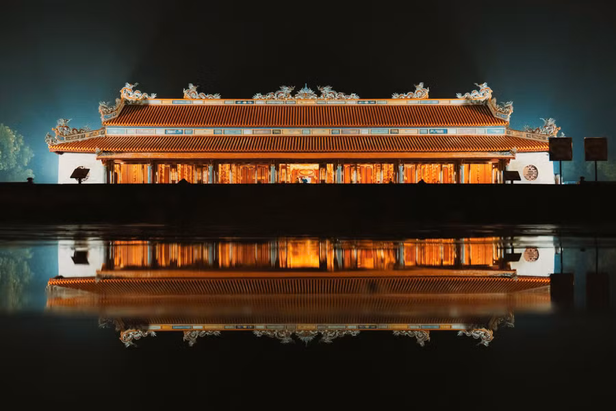 Điện Thái Hòa vừa hoàn thành tu bổ lung linh về đêm. (Ảnh: TTBTDTCĐH)
