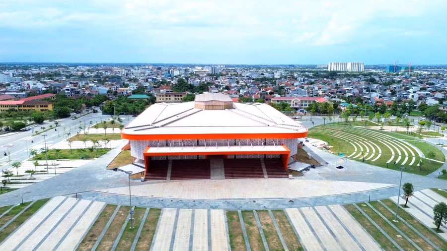 Quảng trường Văn hóa Thể thao TP Huế chuẩn bị hoàn thành.