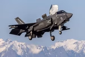 F-35B Mỹ gây áp lực cực lớn khi lần đầu hạ cánh sát biên giới Tây Bắc của Nga