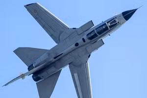 Máy bay Tornado có khả năng mang vũ khí hạt nhân sẽ thay thế Su-24 ở Ukraine?
