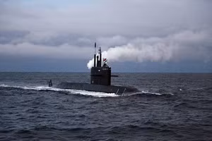Tàu ngầm Maloyaroslavets thuộc Dự án 677 Lada bắt đầu được khởi đóng