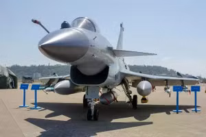 Tiêm kích J-10C được chọn khi hợp đồng mua sắm Su-35 bị đình chỉ