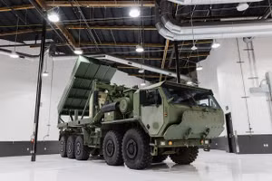 HIMARS cực kỳ đáng sợ khi có thể bắn tên lửa siêu thanh Blackbeard GL