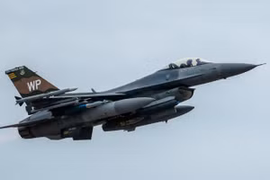 Tên lửa siêu thanh Blackbeard mang lại khả năng tấn công vượt trội cho F-16