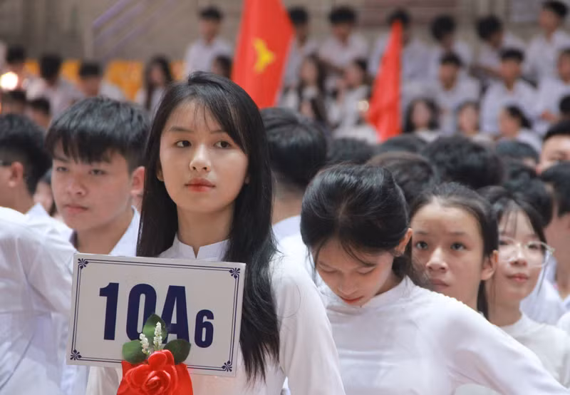 Vẻ ngây thơ hồn nhiên của những học sinh mới khiến giúp không khí buổi lễ trở nên vui tươi hơn. 16.JPG