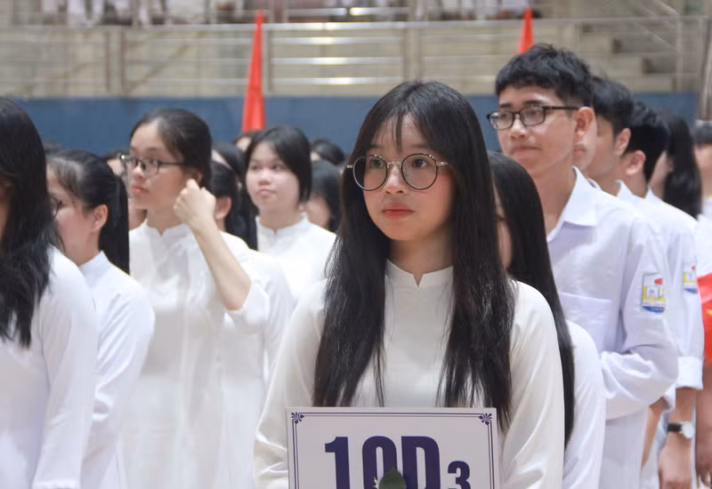 Nhiều nữ sinh gây thiện cảm với những ánh nhìn trong trẻo. 11.JPG