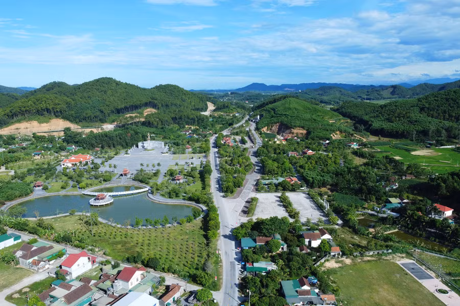 truong-bon-anh1.jpg