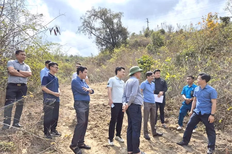 bna-doan-cong-tac-cua-tinh-khao-sat-dia-diem-xay-dung-truong-noi-tru-lien-cap-giai-doan-2-o-xa-muong-tip-anh-cscc.jpg