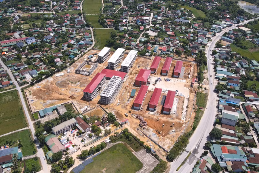 Trường Phổ thông nội trú liên cấp TH và THCS Anh Sơn tại xã Anh Sơn (Nghệ An).