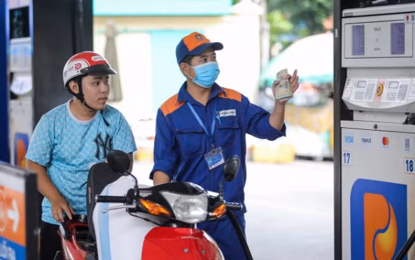 Giá xăng dầu đồng loạt giảm mạnh