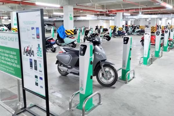 Gỡ nút thắt chỗ sạc xe điện ở chung cư: Quy định mới đảm bảo an toàn