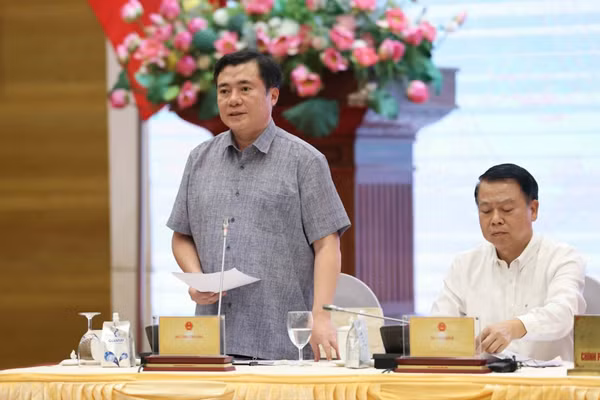 Thứ trưởng Bộ Công Thương Nguyễn Sinh Nhật Tân giải đáp những nội dung liên quan đến việc áp dụng xăng E10 từ 1/6 