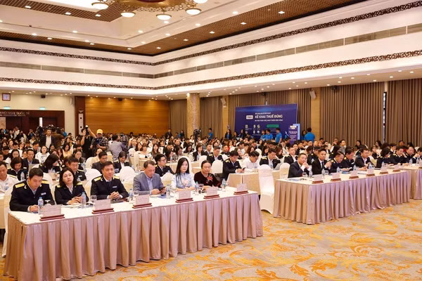 Các đại biểu tham dự Hội thảo "Giải pháp giúp hộ kinh doanh kê khai thuế đúng, an tâm tuân thủ, phát triển bền vững".