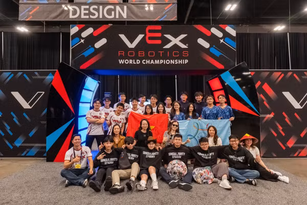 Các đội tuyển Robotics Trường Đinh Thiện Lý tại VEX Robotics World Championship 2026 (Mỹ)
