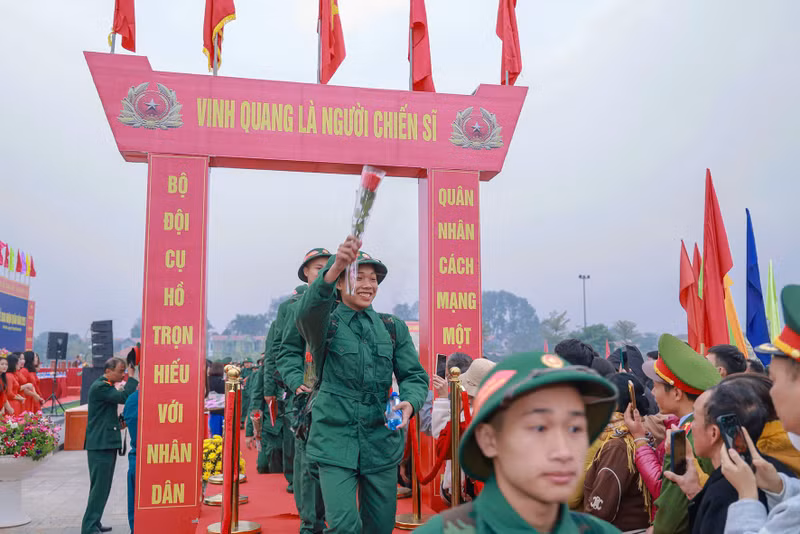 Tân binh Vĩnh Phúc rạng ngời bước qua cánh cửa vinh quang. 2.jpg