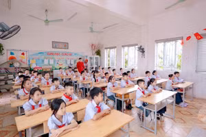 Cô và trò Trường Tiểu học Bắc Vũ Dương (Ninh Bình) trong ngày khai giảng năm học 2026-2027.
