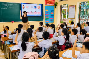 Giờ học tiếng Anh của học sinh Trường Tiểu học Ý Yên. Ảnh: Nhà trường cung cấp